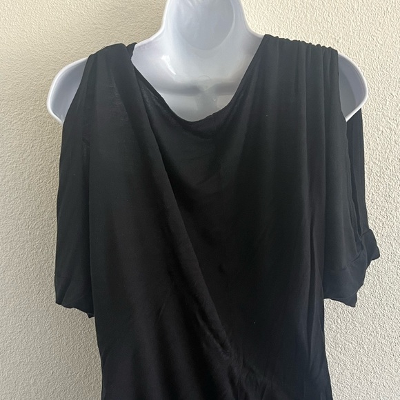2/$30 Wet Seal Cold Shoulder Top - Picture 7 of 8